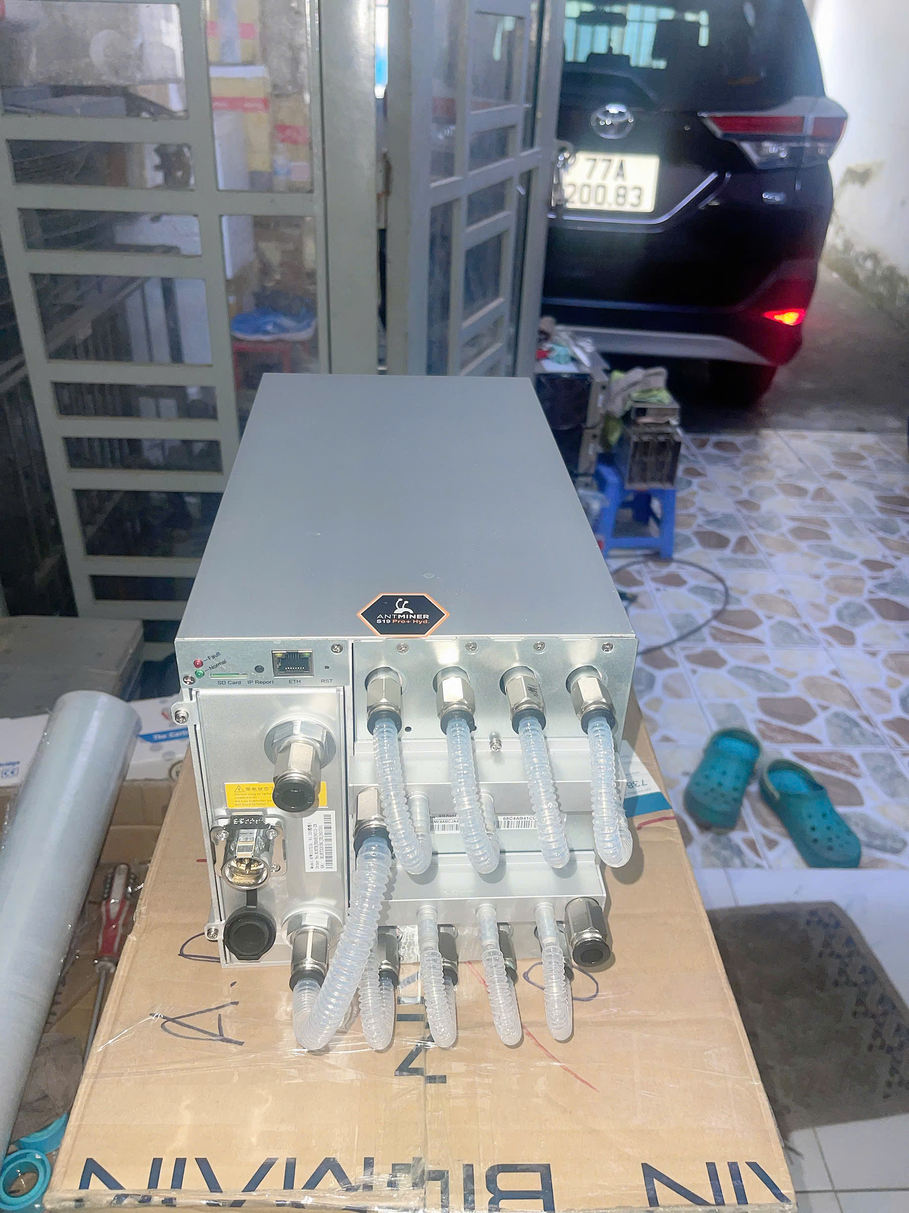 Antminer S23 Hyd 580T